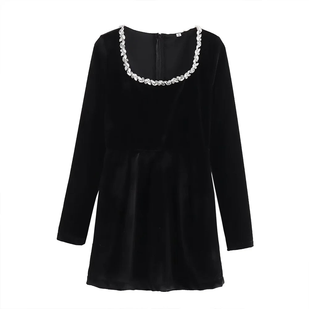 2024 Fashionable New Women's Fashion French Waistband Small Black Dress Handmade Beaded Long sleeved Velvet Dress